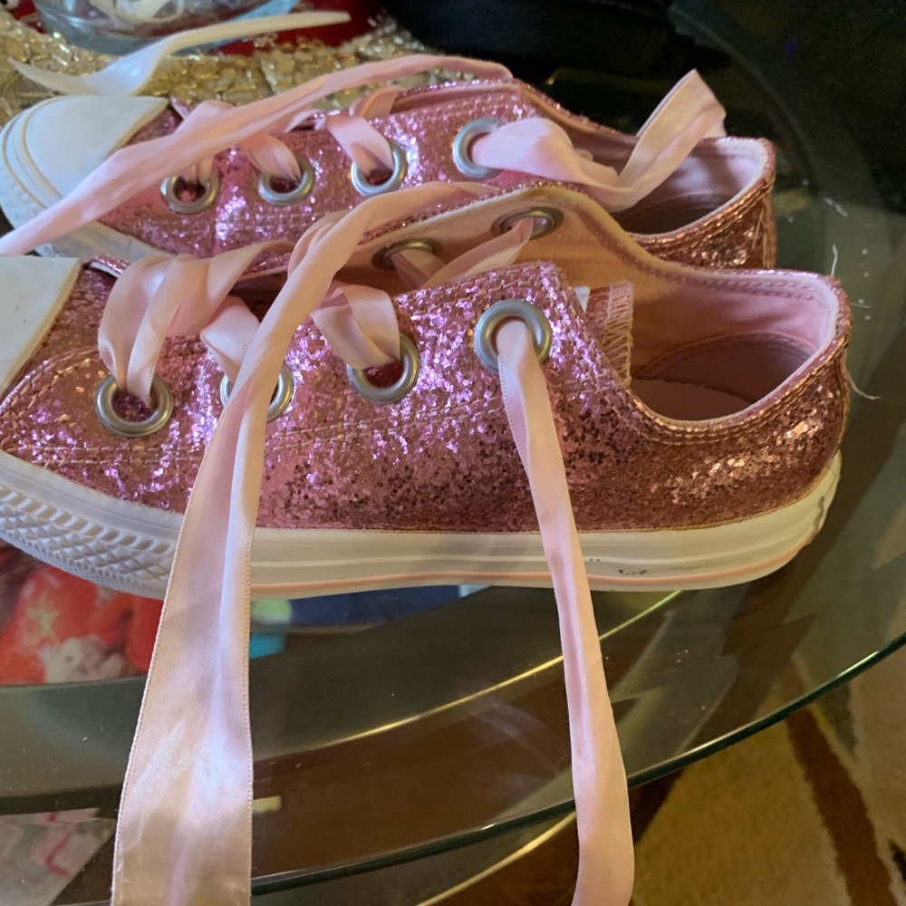 Converse - Picture 2 of 3